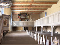 Kirche Innenraum, Blick auf die Orgel